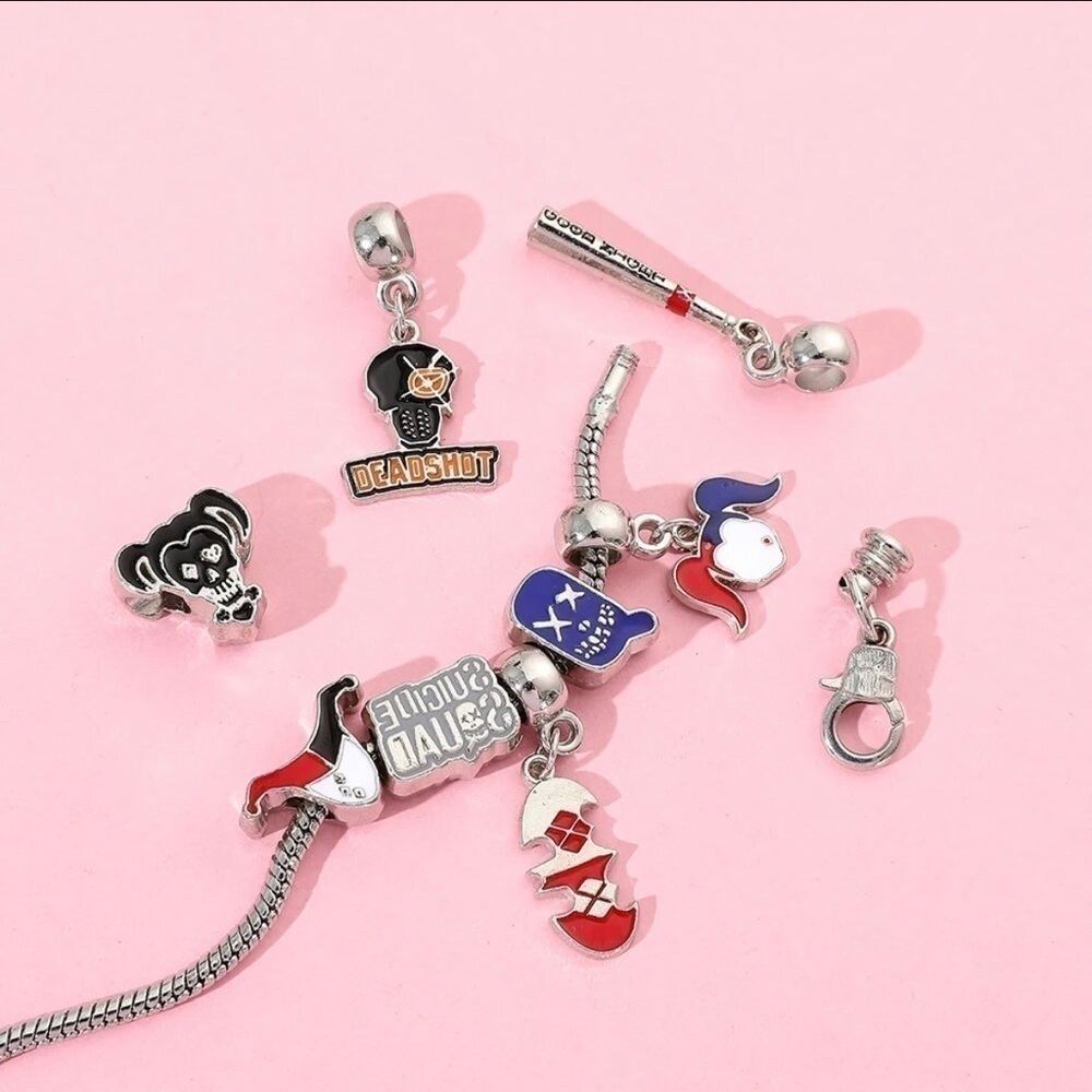 Silver Plated Suicide Squad Harley Quinn Themed Charm Bracelet Adjustable Sizing - Picture 7 of 7